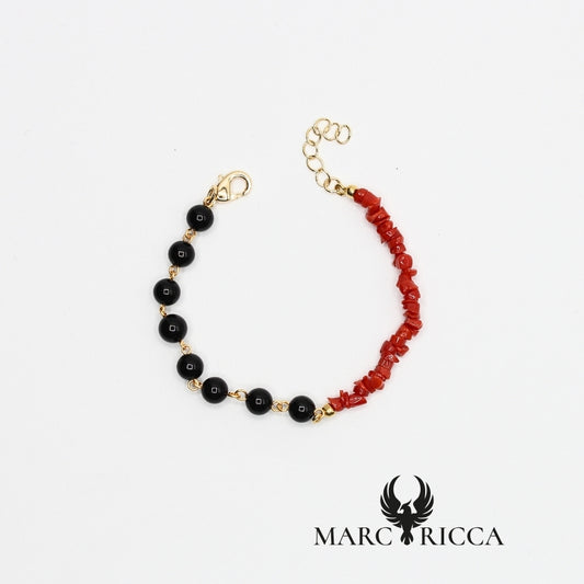 Bracelet asymétrique corail chips & perles d’onyx ou de quartz en vermeil