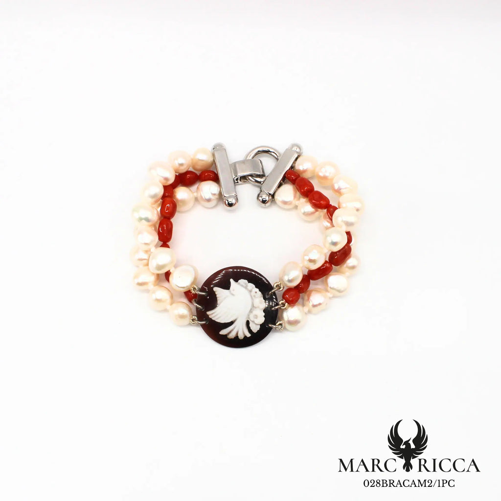 Bracelet 3 rangs perles d'eau douce et corail avec camée oiseau