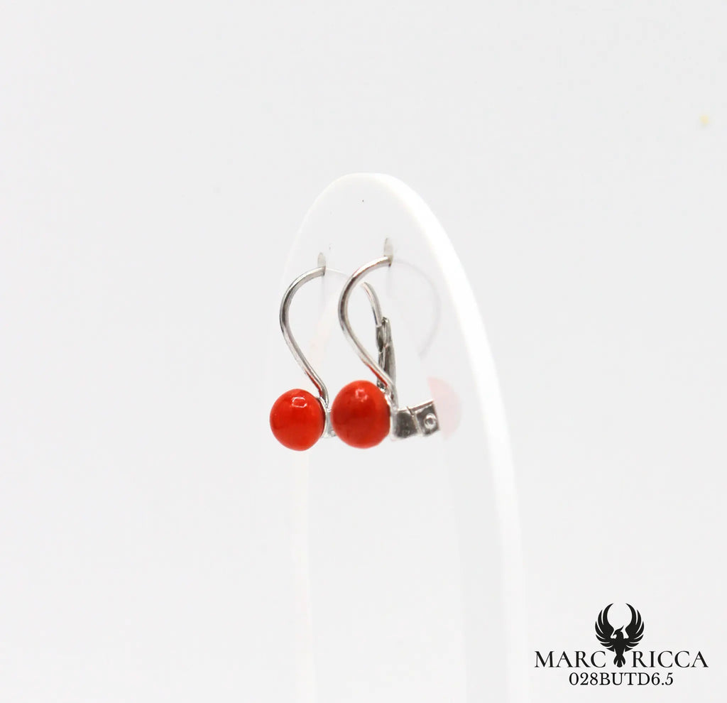 Boucles d'oreilles dormeuses avec perles de corail