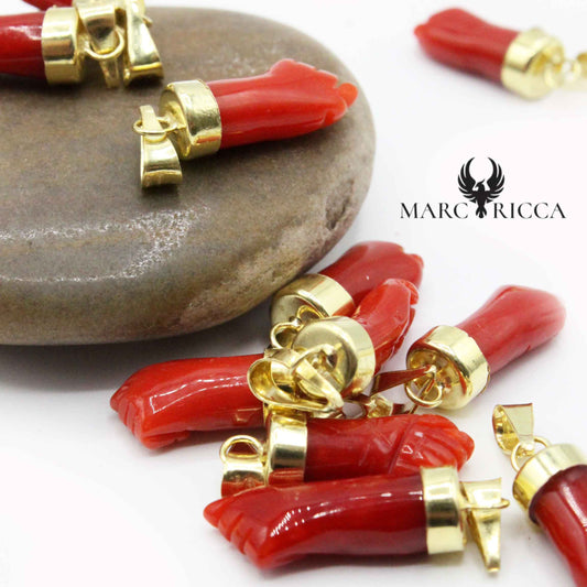 Pendentif Or Main en Corail Rouge