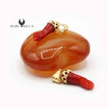 Pendentif Or Festonné Poing Corail