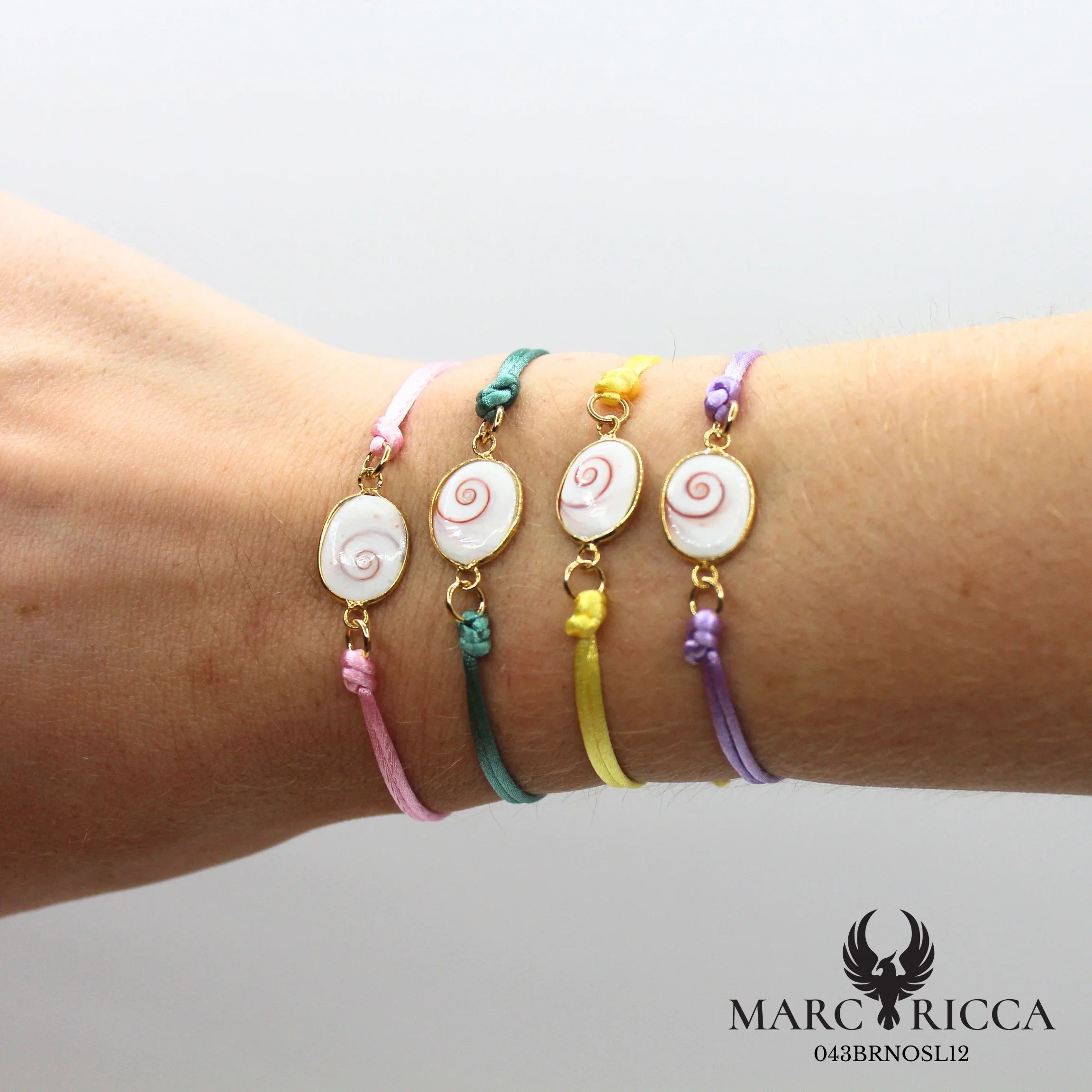 Bracelet cordon satin et œil de Sainte Lucie