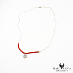 Collier chaine avec perles de corail et trèfle en argent ou vermeil