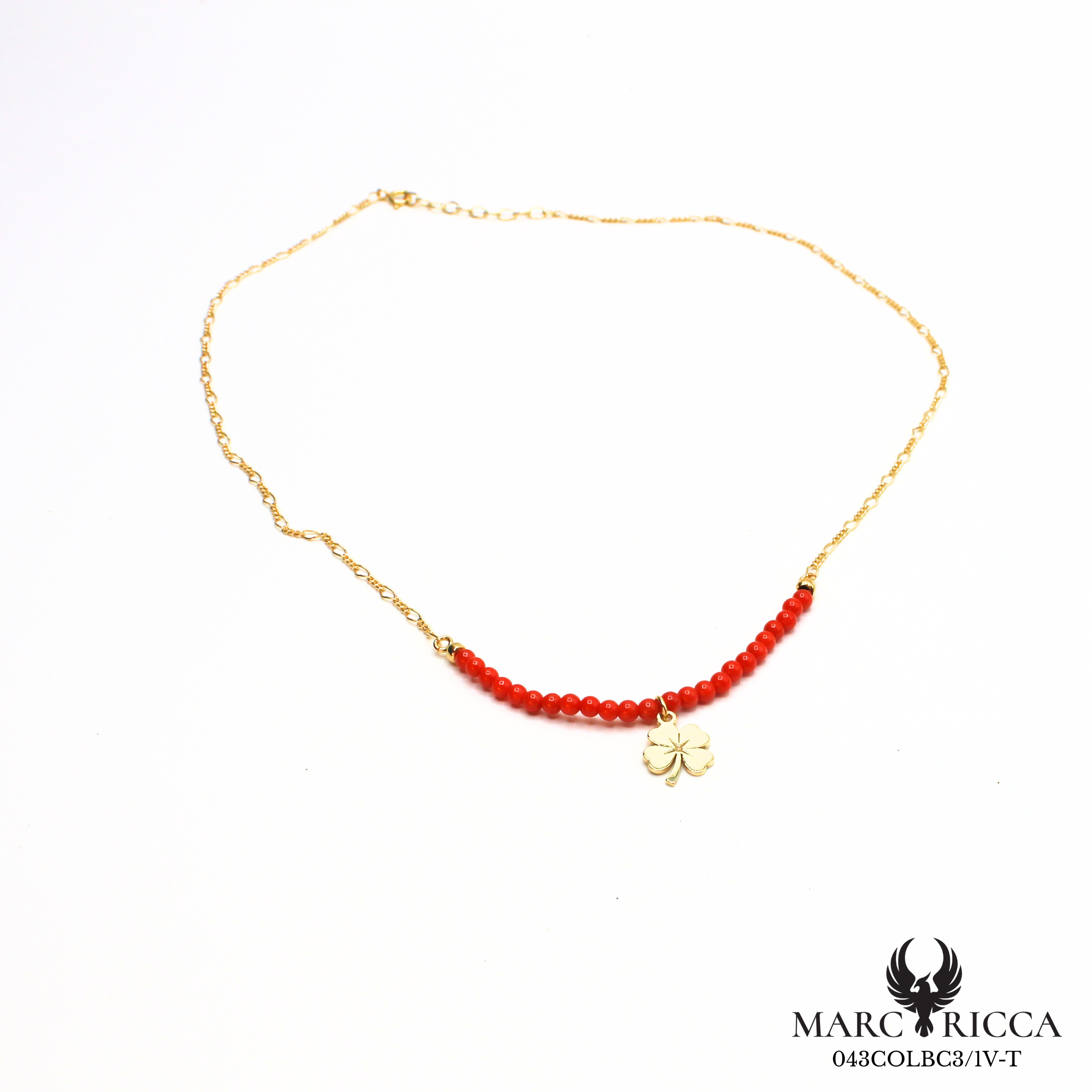 Collier chaine avec perles de corail et trèfle en argent ou vermeil