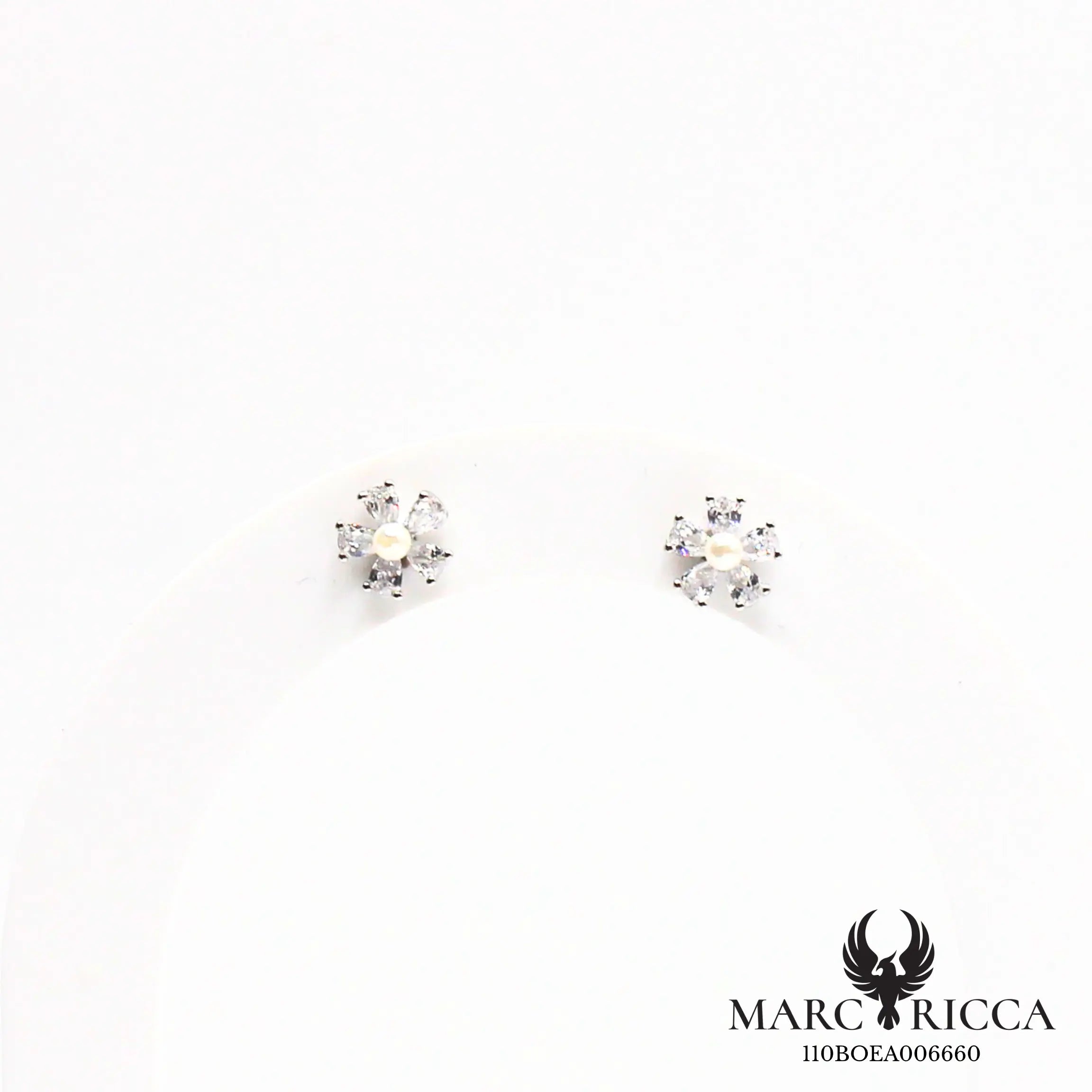Boucles d'oreilles clous fleurs zirconium et perles
