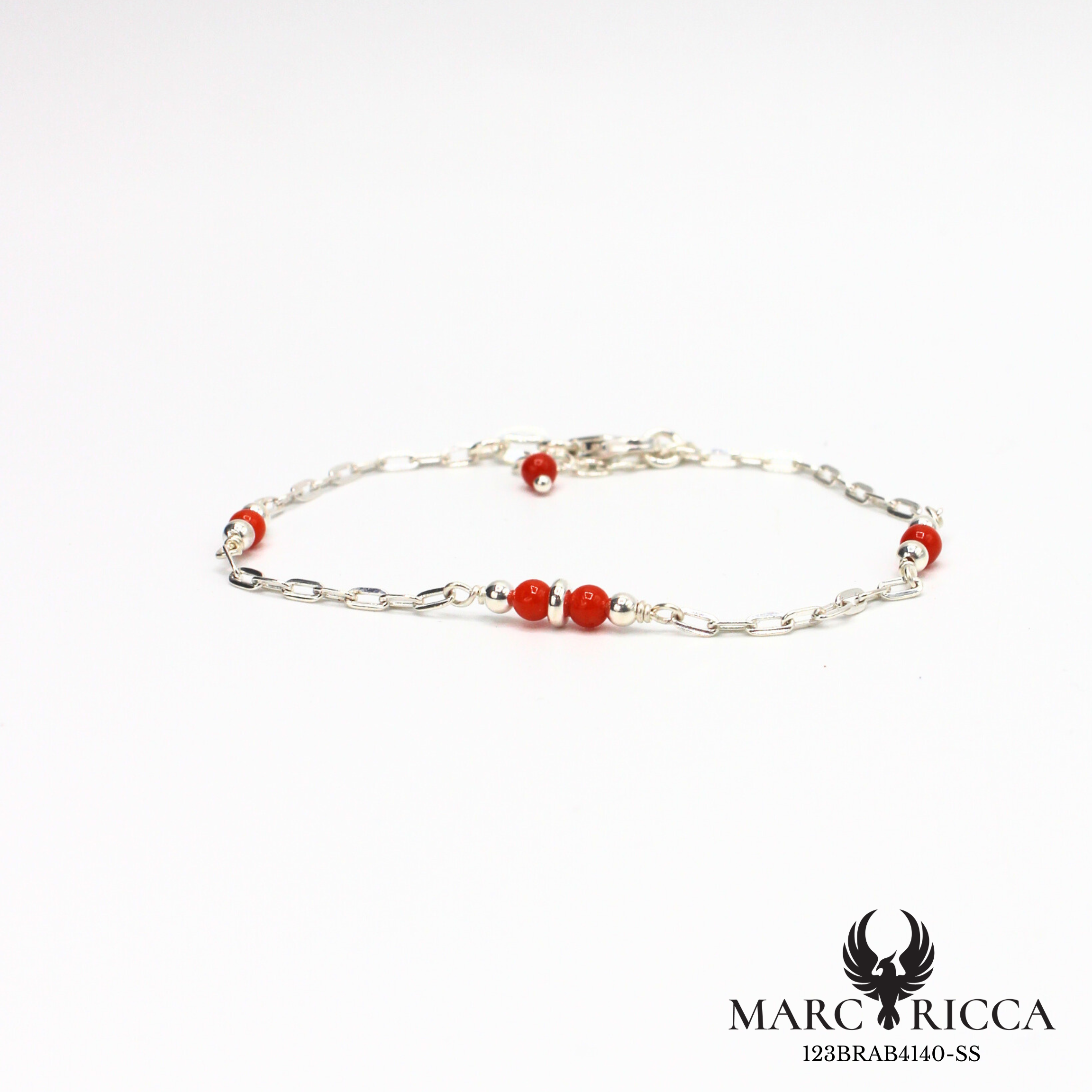 Bracelet chaîne en argent avec perles de corail