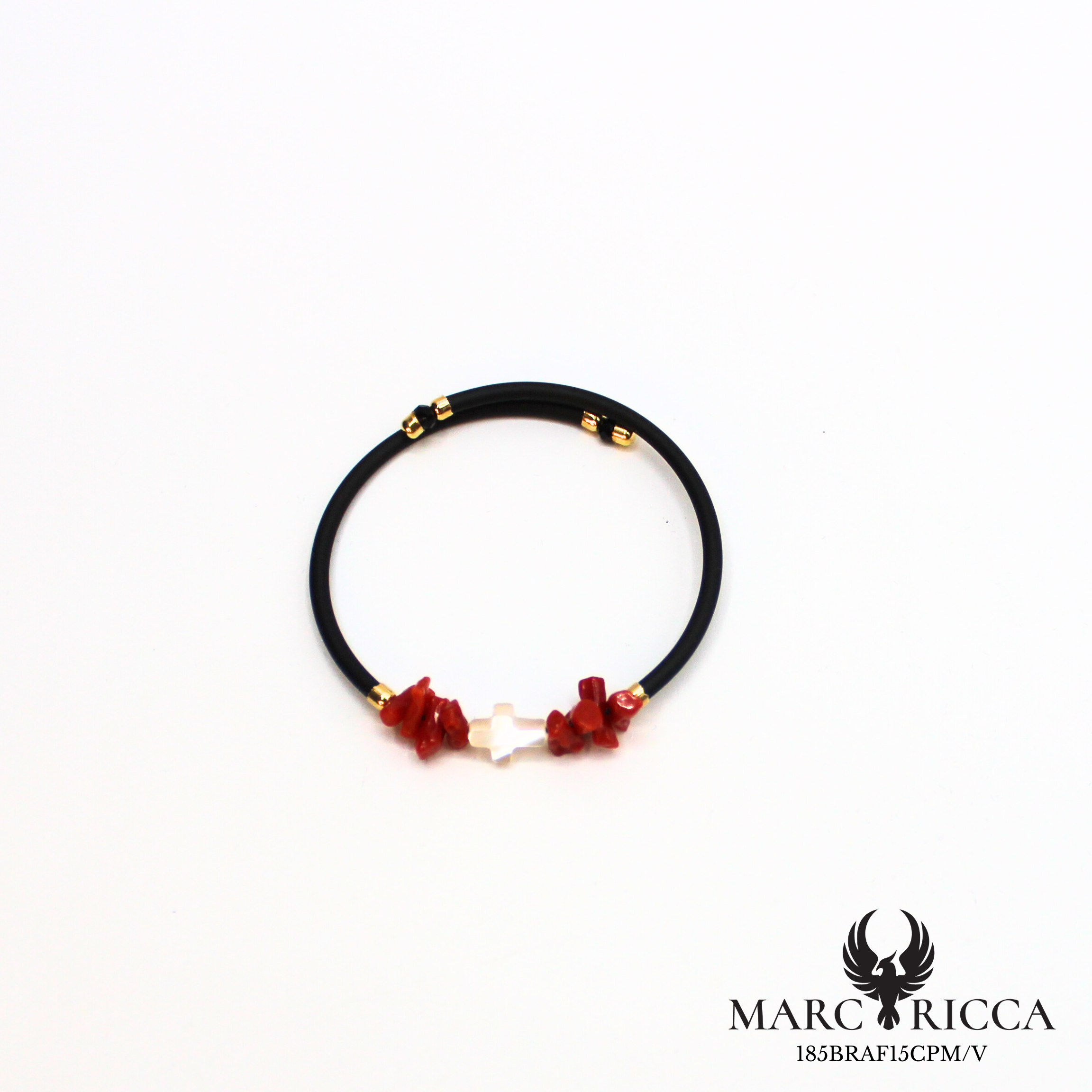 Bracelet jonc en caoutchouc avec corail cupolino et croix en nacre