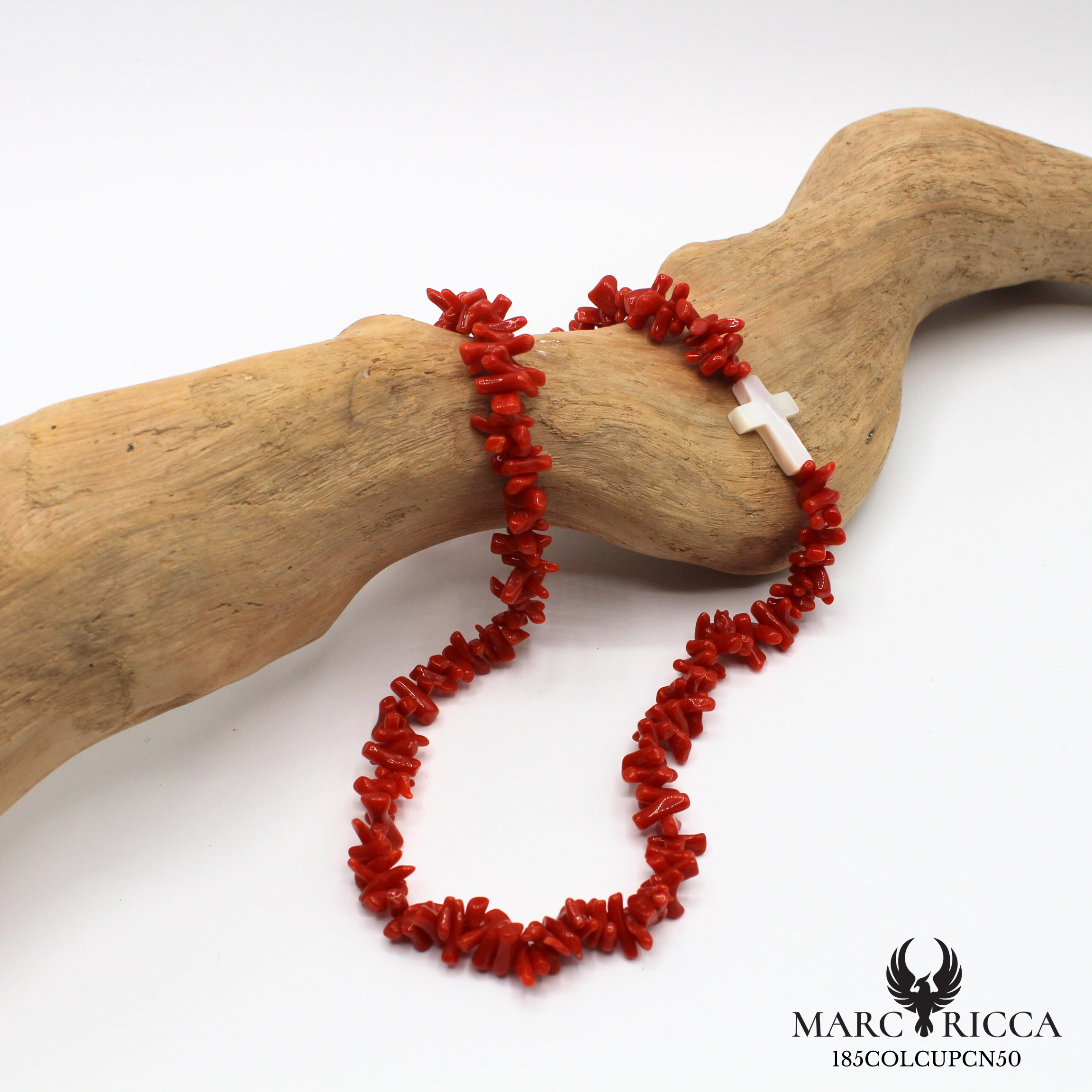 Collier corail Cupolino et croix en nacre