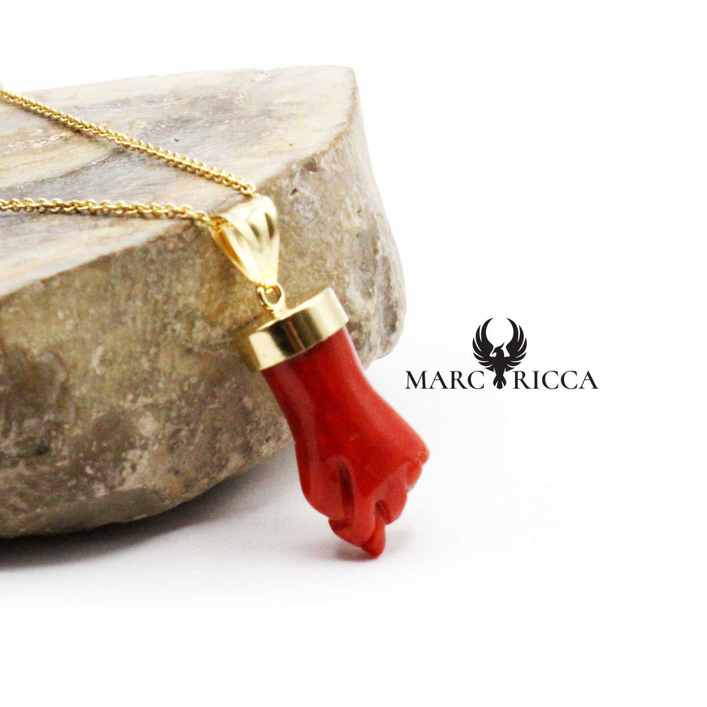 Pendentif Or Main en Corail Rouge