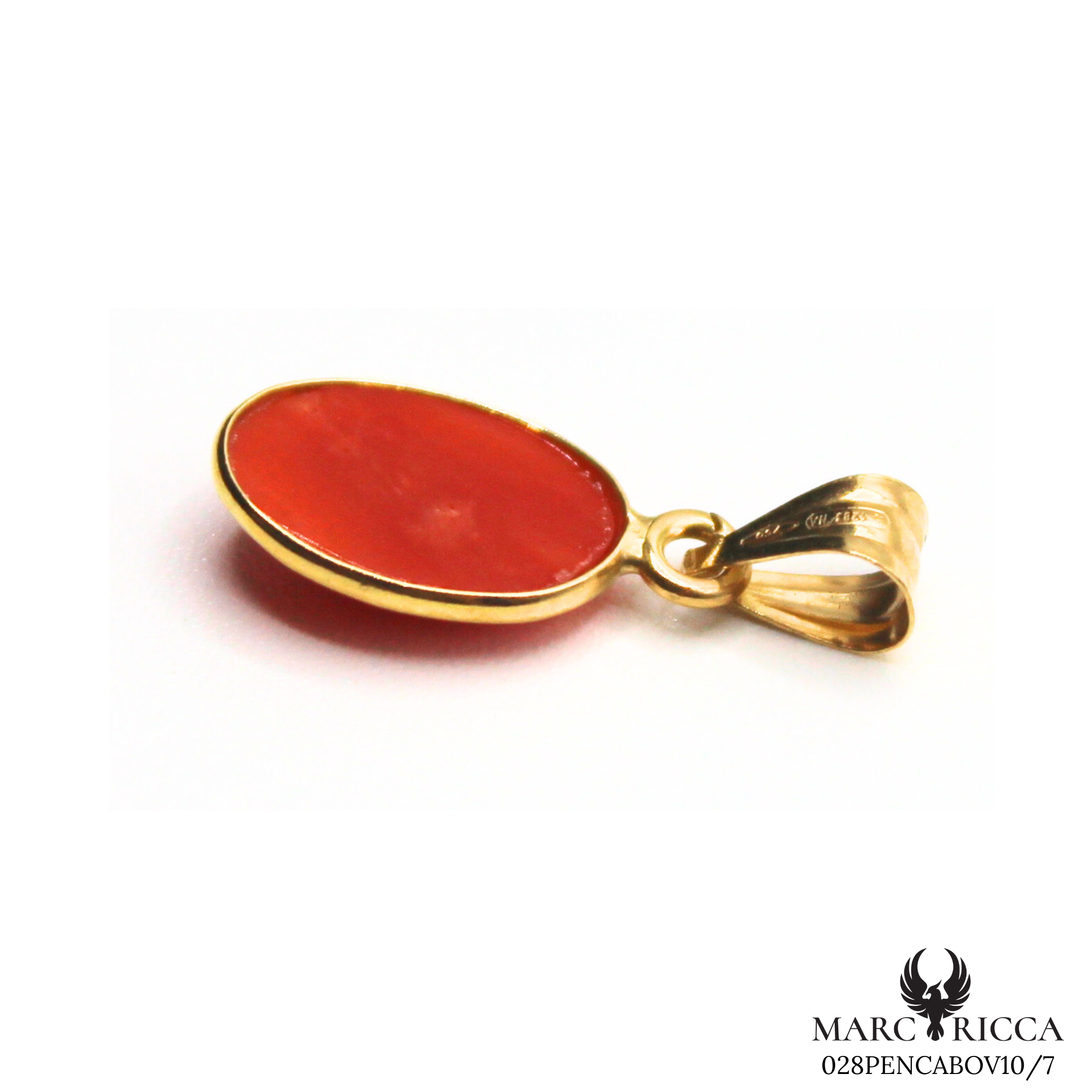 Pendentif Or Corail Cabochon Ovale 18 Carats